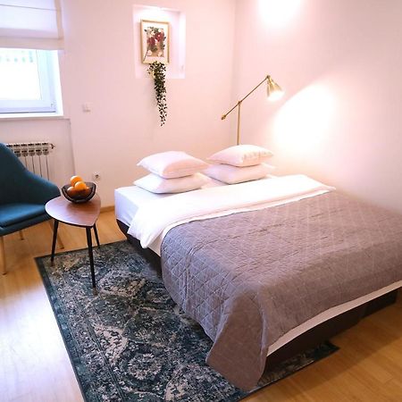 Ferienwohnung La Vie Est Belle Zagreb Exterior foto